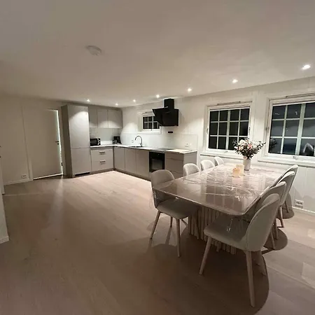 Med Sjoen بيت للعطل كريستينساند