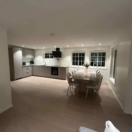 Med Sjoen بيت للعطل